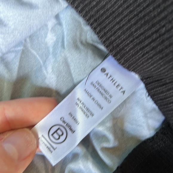 Athleta Flowly Top - Picture 4 of 4